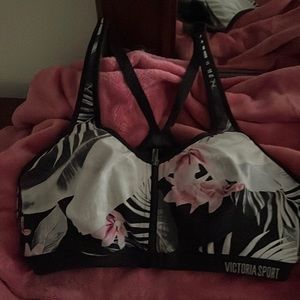 💕💕VS Pink Sport Knockout Bra 38C in Excellent Condition💕💕